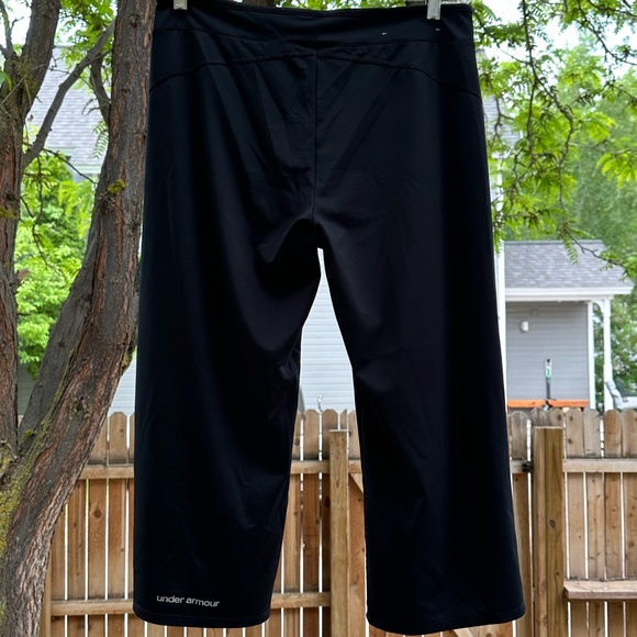 ⭐️ last Chance ⭐️ Under Armour Cropped Wide Leg Workout Black Pants Large - Picture 2 of 15